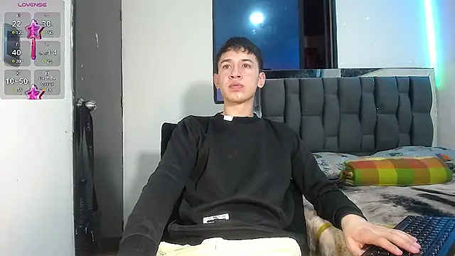 Snapshot of Mr_daren_ chatting on 03/18/25, 02:04 Mr daren online show from 03/18/25, 02:04