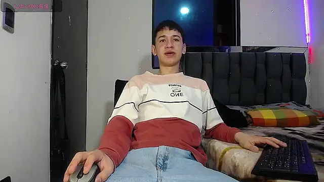 Snapshot of Mr_daren_ chatting on 03/19/25, 02:57 Mr daren online show from 03/19/25, 02:57