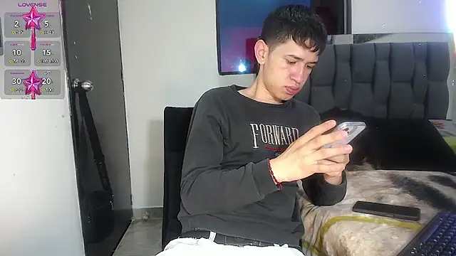 Snapshot of Mr_daren_ chatting on 03/20/25, 03:25 Mr daren online show from 03/20/25, 03:25