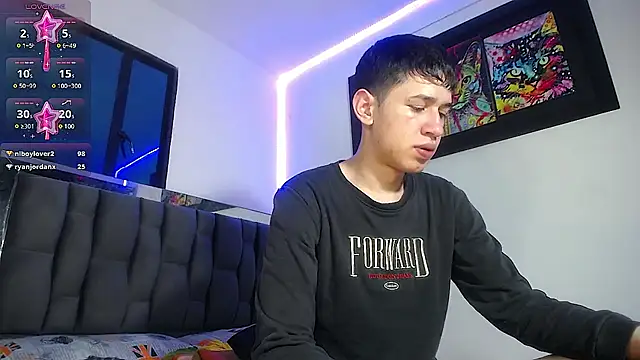 Snapshot of Mr_daren_ chatting on 03/21/25, 01:02 Mr daren online show from 03/21/25, 01:02