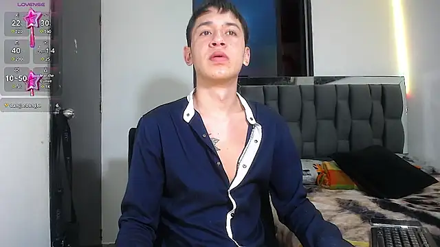 Snapshot of Mr_daren_ chatting on 03/21/25, 07:02 Mr daren online show from 03/21/25, 07:02