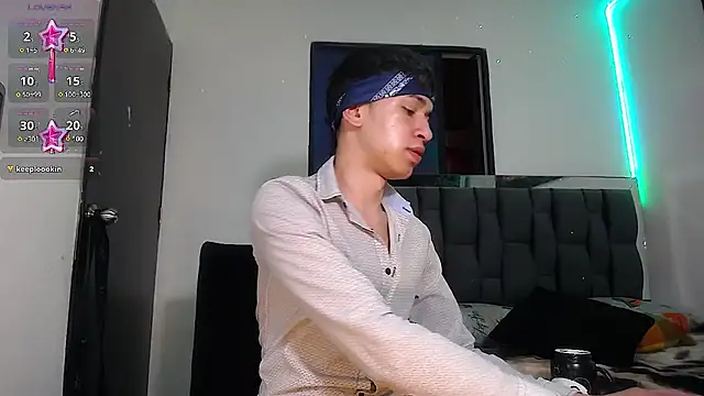 Snapshot of Mr_daren_ chatting on 03/22/25, 07:09 Mr daren online show from 03/22/25, 07:09