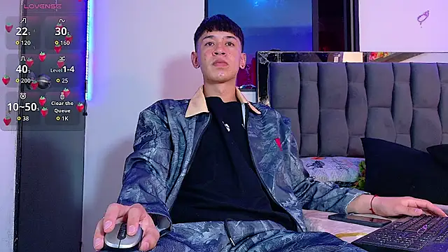 Snapshot of Mr_daren_ chatting on 09/08/25, 04:17 Mr daren online show from 09/08/25, 04:17