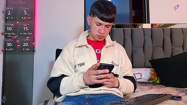 Snapshot of Mr_daren_ chatting on 09/15/25, 06:52 Mr daren online show from 09/15/25, 06:52