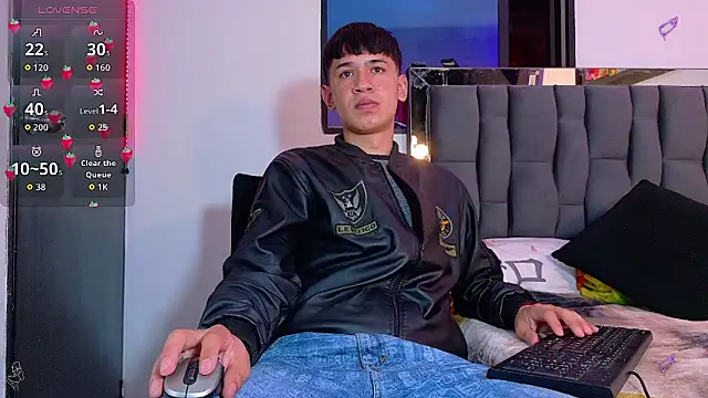 Snapshot of Mr_daren_ chatting on 09/17/25, 06:20 Mr daren online show from 09/17/25, 06:20