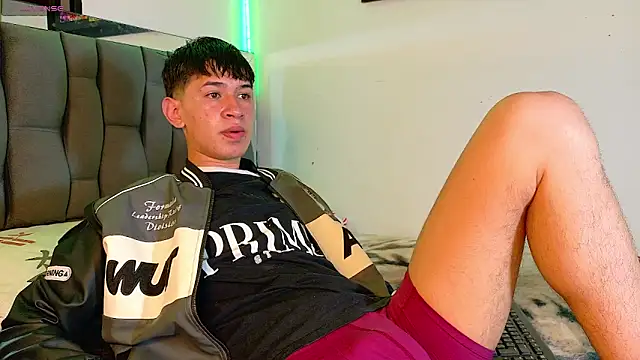 Snapshot of Mr_daren_ chatting on 09/24/25, 05:16 Mr daren online show from 09/24/25, 05:16