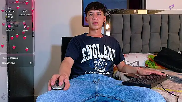 Snapshot of Mr_daren_ chatting on 09/27/25, 07:19 Mr daren online show from 09/27/25, 07:19