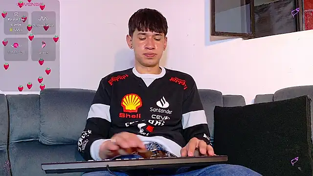 Snapshot of Mr_daren_ chatting on 10/07/25, 05:10 Mr daren online show from 10/07/25, 05:10