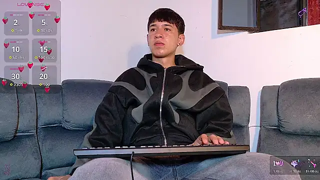 Snapshot of Mr_daren_ chatting on 10/08/25, 04:59 Mr daren online show from 10/08/25, 04:59