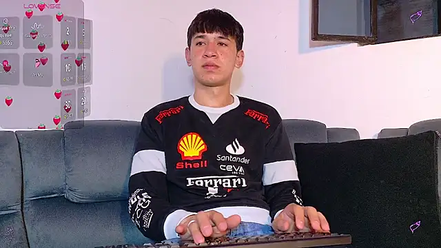 Snapshot of Mr_daren_ chatting on 10/15/25, 05:35 Mr daren online show from 10/15/25, 05:35