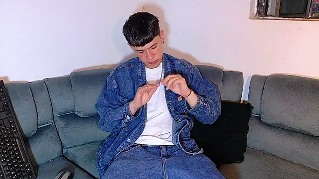 Snapshot of Mr_daren_ chatting on 10/25/25, 05:51 Mr daren online show from 10/25/25, 05:51