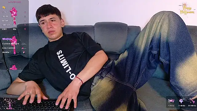 Snapshot of Mr_daren_ chatting on 10/27/25, 06:56 Mr daren online show from 10/27/25, 06:56