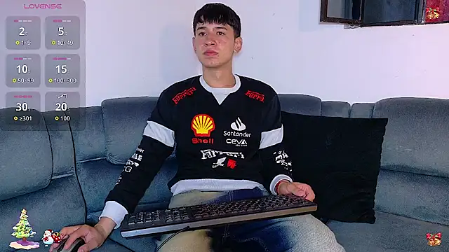 Snapshot of Mr_daren_ chatting on 12/03/25, 07:01 Mr daren online show from 12/03/25, 07:01