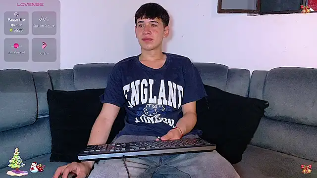 Snapshot of Mr_daren_ chatting on 12/04/25, 07:00 Mr daren online show from 12/04/25, 07:00