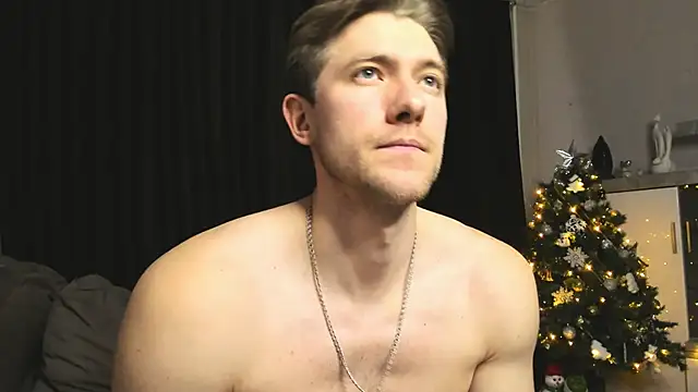 Snapshot of EthanPinkman chatting on 12/15/24, 09:35 EthanPinkman online show from 12/15/24, 09:35