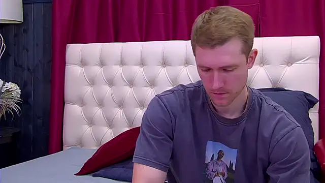 Snapshot of EthanPinkman chatting on 09/10/25, 04:23 EthanPinkman online show from 09/10/25, 04:23