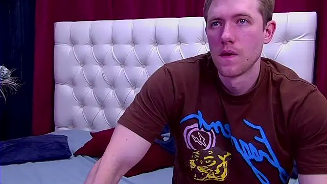 Snapshot of EthanPinkman chatting on 09/15/25, 04:23 EthanPinkman online show from 09/15/25, 04:23