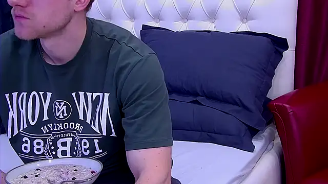 Snapshot of EthanPinkman chatting on 09/25/25, 04:16 EthanPinkman online show from 09/25/25, 04:16