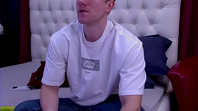 Snapshot of EthanPinkman chatting on 09/29/25, 03:55 EthanPinkman online show from 09/29/25, 03:55