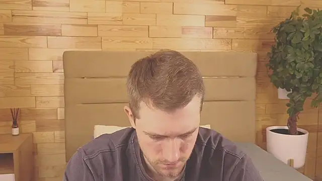 Snapshot of EthanPinkman chatting on 10/02/25, 04:30 EthanPinkman online show from 10/02/25, 04:30