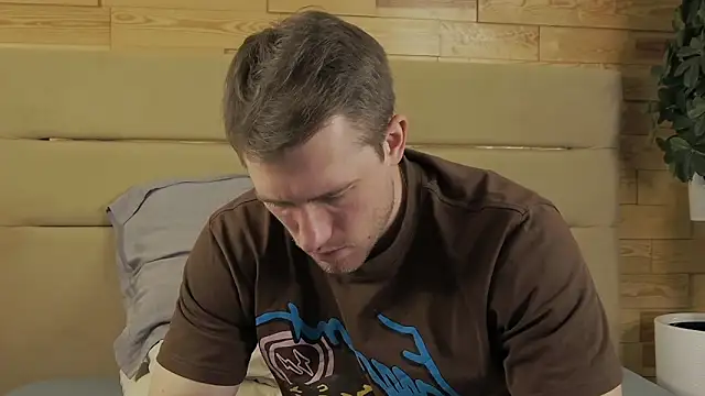 Snapshot of EthanPinkman chatting on 10/09/25, 04:43 EthanPinkman online show from 10/09/25, 04:43