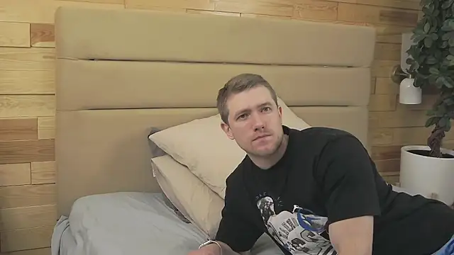 Snapshot of EthanPinkman chatting on 11/07/25, 04:34 EthanPinkman online show from 11/07/25, 04:34