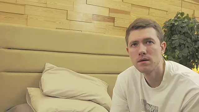 Snapshot of EthanPinkman chatting on 12/02/25, 04:07 EthanPinkman online show from 12/02/25, 04:07