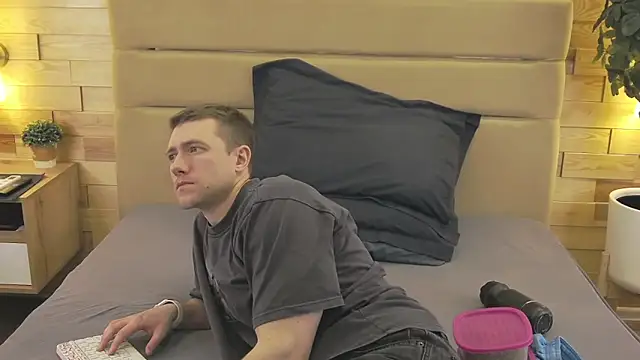 EthanPinkman online show from 04/15/26, 04:52