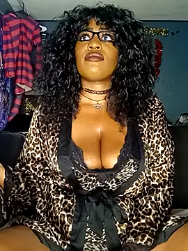 Snapshot of AmazonianMistress chatting on 11/30/25, 12:14 AmazonianMistress online show from 11/30/25, 12:14