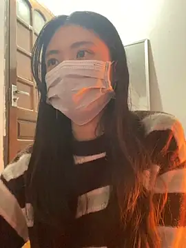 Snapshot of -hanime- chatting on 12/18/24, 03:15 -hanime- online show from 12/18/24, 03:15