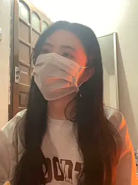 Snapshot of -hanime- chatting on 12/18/24, 10:30 -hanime- online show from 12/18/24, 10:30