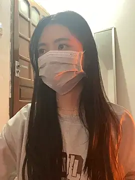 Snapshot of -hanime- chatting on 12/18/24, 01:34 -hanime- online show from 12/18/24, 01:34