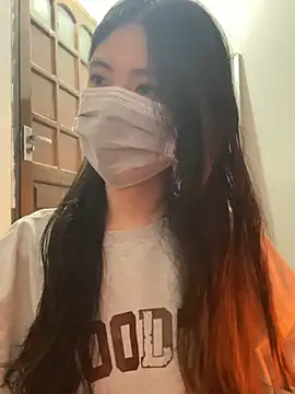 Snapshot of -hanime- chatting on 12/19/24, 11:07 -hanime- online show from 12/19/24, 11:07