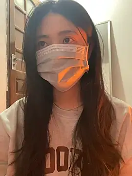 Snapshot of -hanime- chatting on 12/20/24, 07:22 -hanime- online show from 12/20/24, 07:22