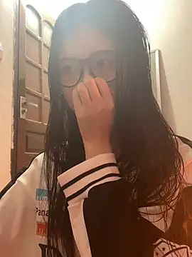 Snapshot of -hanime- chatting on 12/23/24, 09:59 -hanime- online show from 12/23/24, 09:59