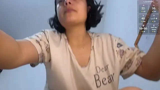 Snapshot of littlemelii chatting on 11/17/25, 09:31 littlemelii online show from 11/17/25, 09:31