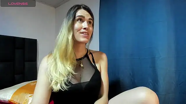 Aurora doll23 online show from 10/31/25, 11:06