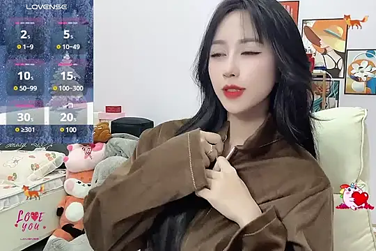  LLisa  online show from 01/10/25, 01:21