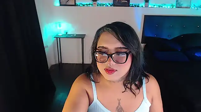 LiaScarlett online show from 12/28/24, 01:50