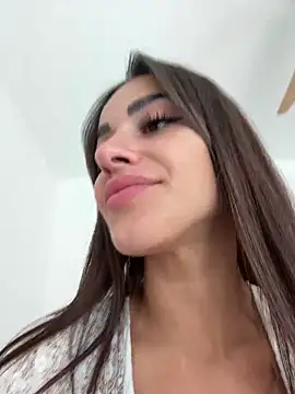 Snapshot of Alisa-Marie chatting on 02/04/25, 01:59 Alisa-Marie online show from 02/04/25, 01:59