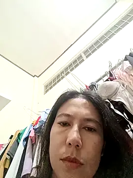 Snapshot of 2HotAsain4u chatting on 12/21/25, 10:28 2HotAsain4u online show from 12/21/25, 10:28