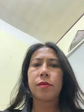 Snapshot of 2HotAsain4u chatting on 02/02/26, 10:41 2HotAsain4u online show from 02/02/26, 10:41