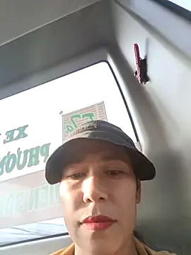 Snapshot of 2HotAsain4u chatting on 02/04/26, 12:49 2HotAsain4u online show from 02/04/26, 12:49