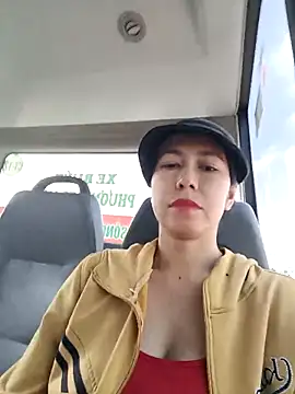 Snapshot of 2HotAsain4u chatting on 02/05/26, 01:43 2HotAsain4u online show from 02/05/26, 01:43