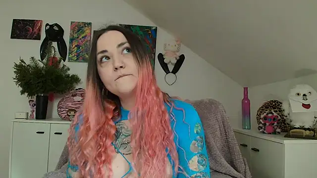 PinkHurricaneOfficial online show from 04/07/26, 01:00