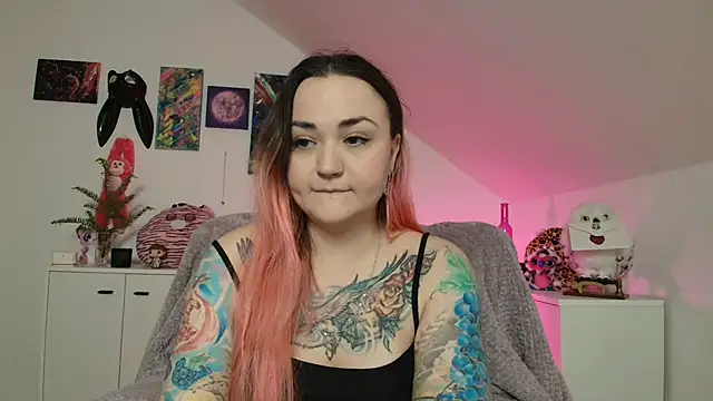 PinkHurricaneOfficial online show from 04/14/26, 12:00