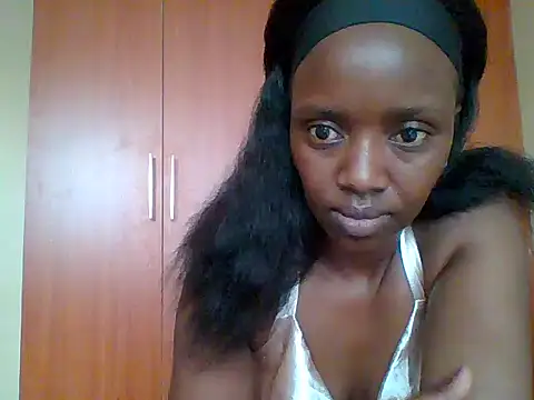 Snapshot of sexy_darleen23 chatting on 10/08/25, 11:08 sexy darleen23 online show from 10/08/25, 11:08