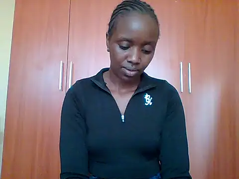 Snapshot of sexy_darleen23 chatting on 10/13/25, 01:00 sexy darleen23 online show from 10/13/25, 01:00