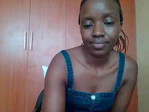 Snapshot of sexy_darleen23 chatting on 10/28/25, 09:57 sexy darleen23 online show from 10/28/25, 09:57