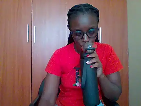 Snapshot of sexy_darleen23 chatting on 02/04/26, 02:23 sexy darleen23 online show from 02/04/26, 02:23